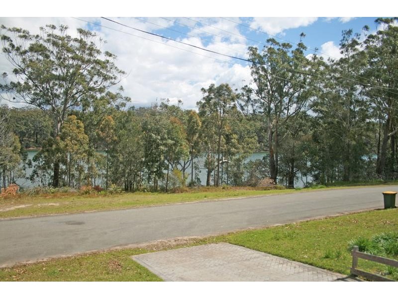 20 Berringer Crescent, Berringer Lake NSW 2539