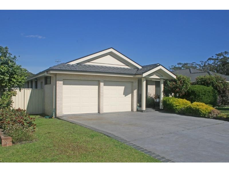 6 Kooralbyn Avenue, Mollymook NSW 2539