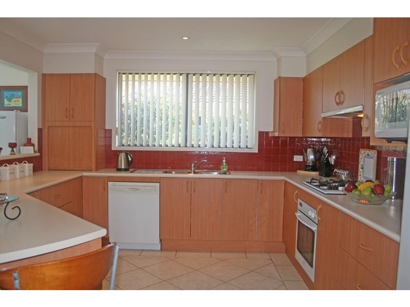 6 Kooralbyn Avenue, Mollymook NSW 2539