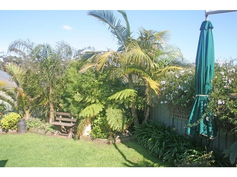 6 Kooralbyn Avenue, Mollymook NSW 2539