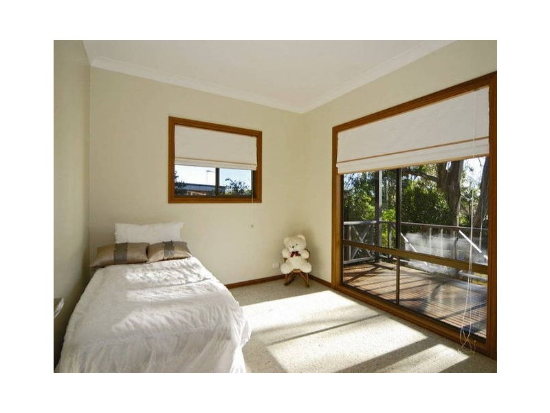 6 North East Place, Mollymook NSW 2539