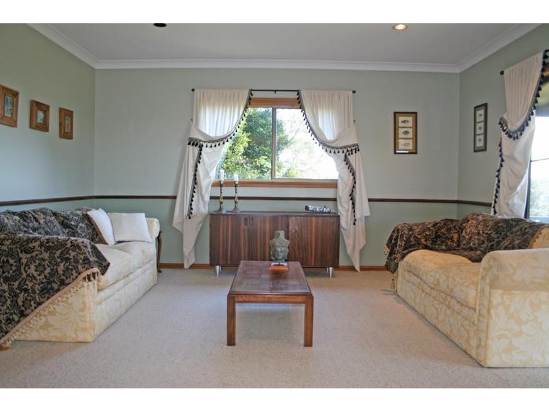 6 North East Place, Mollymook NSW 2539