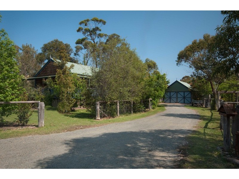 18A River Road, Lake Tabourie NSW 2539