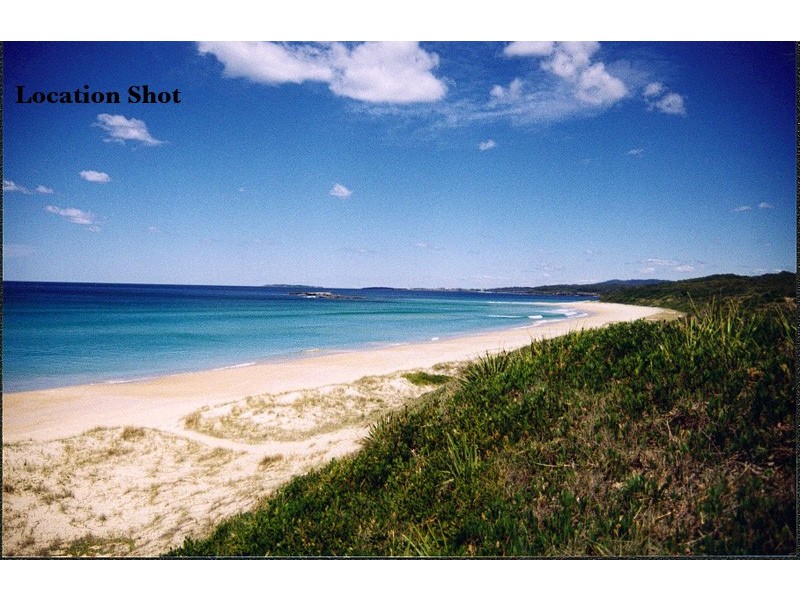 18A River Road, Lake Tabourie NSW 2539