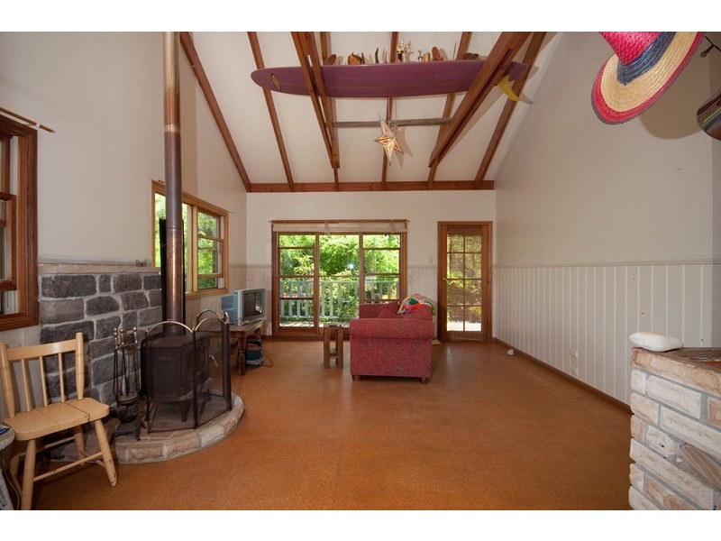 18A River Road, Lake Tabourie NSW 2539