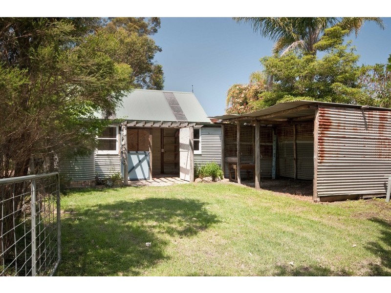 18A River Road, Lake Tabourie NSW 2539