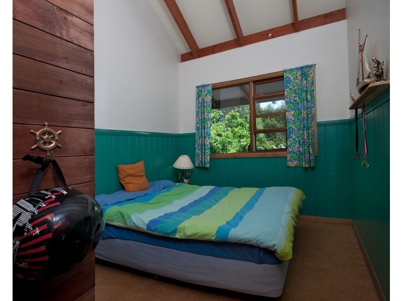 18A River Road, Lake Tabourie NSW 2539