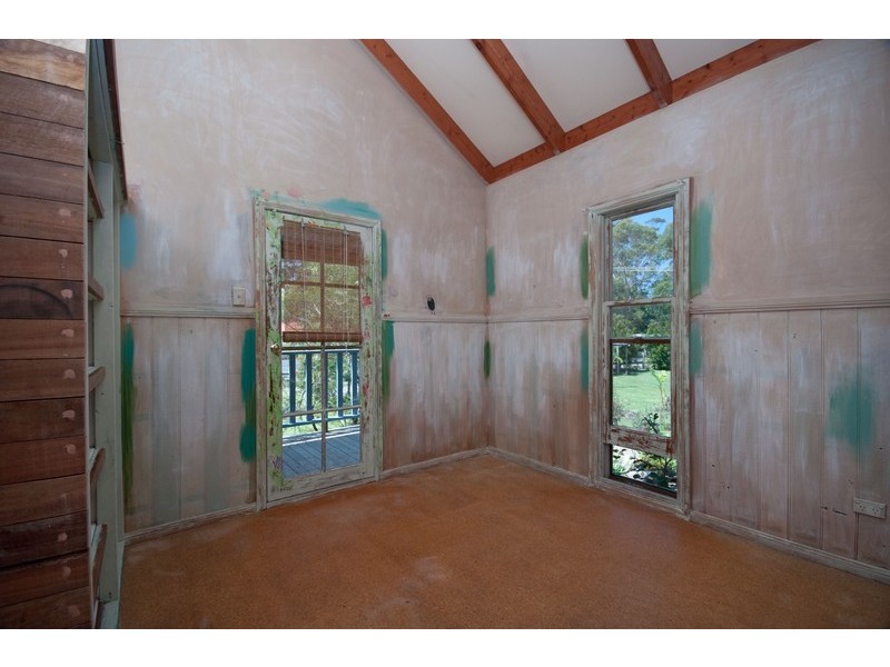 18A River Road, Lake Tabourie NSW 2539