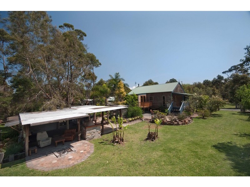 18A River Road, Lake Tabourie NSW 2539