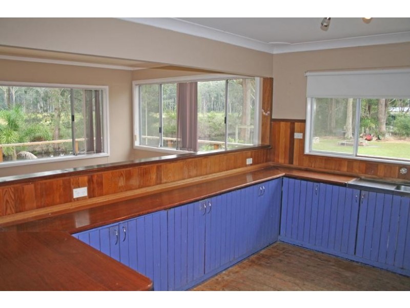 39 Princes Highway, Lake Tabourie NSW 2539