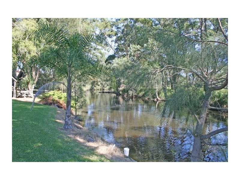 39 Princes Highway, Lake Tabourie NSW 2539