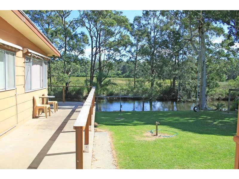 39 Princes Highway, Lake Tabourie NSW 2539