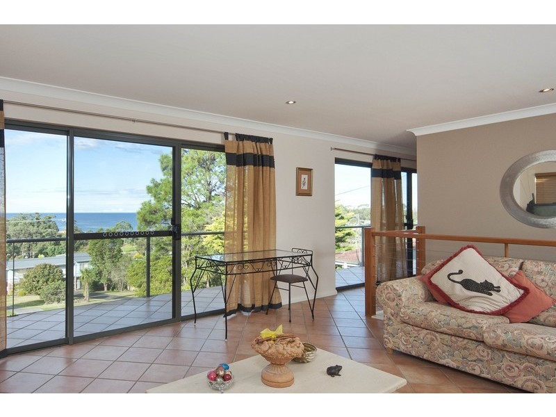 42 Seaview St, Mollymook NSW 2539