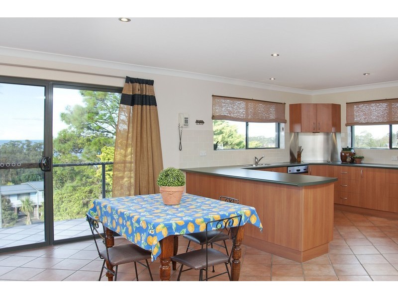 42 Seaview St, Mollymook NSW 2539