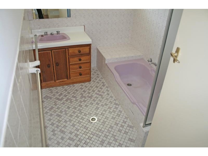 35 Canberra Cres, Burrill Lake NSW 2539