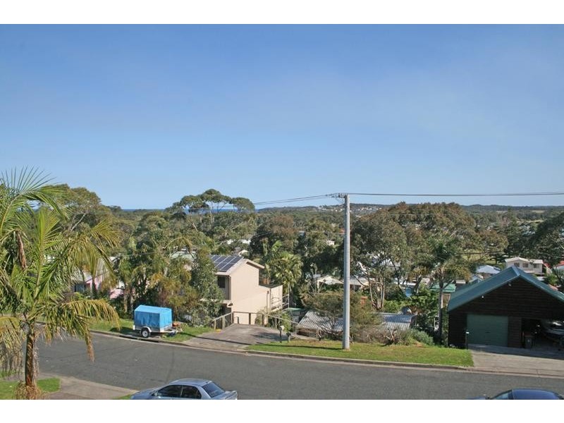 35 Canberra Cres, Burrill Lake NSW 2539