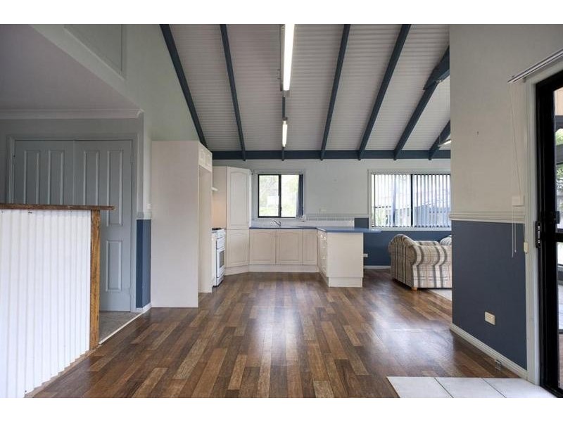 24 Princes Highway, Lake Tabourie NSW 2539