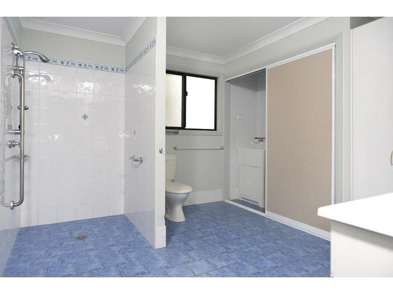 24 Princes Highway, Lake Tabourie NSW 2539