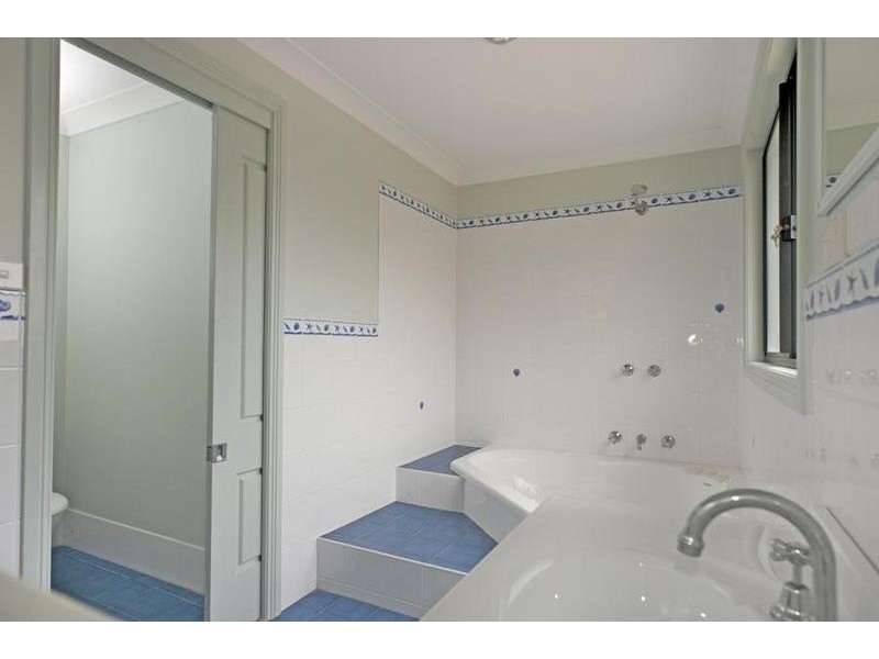 24 Princes Highway, Lake Tabourie NSW 2539