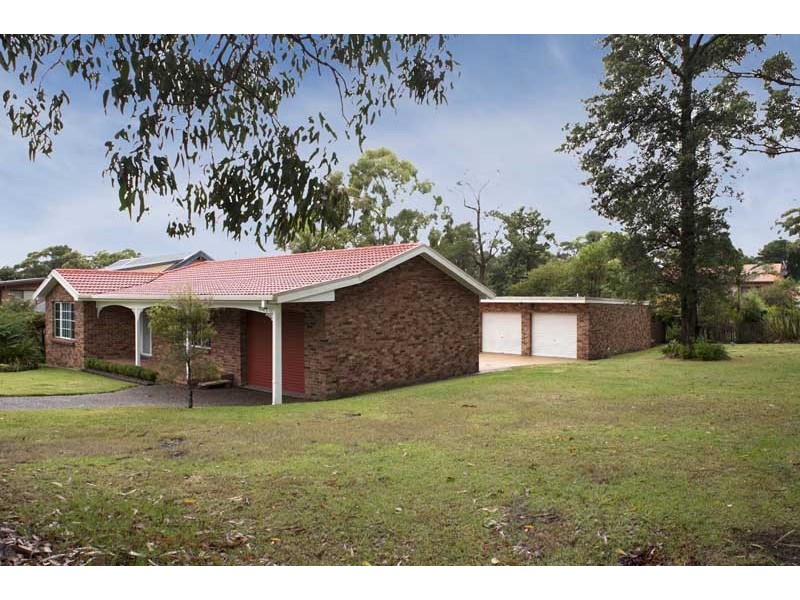 13 Latta Street, Mollymook NSW 2539