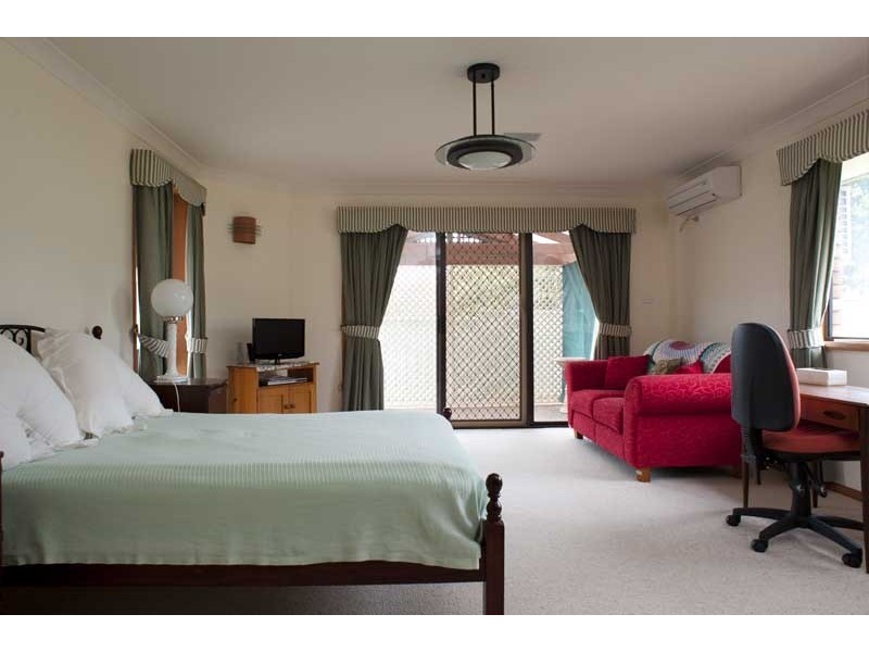 24 Leigh Crescent, Ulladulla NSW 2539