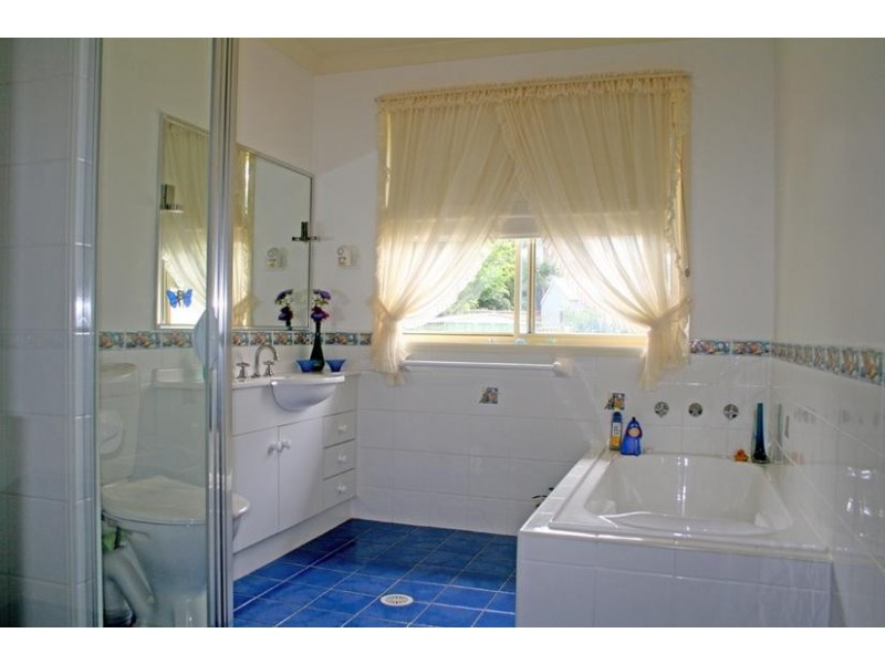 4 Henry Place, Kings Point NSW 2539
