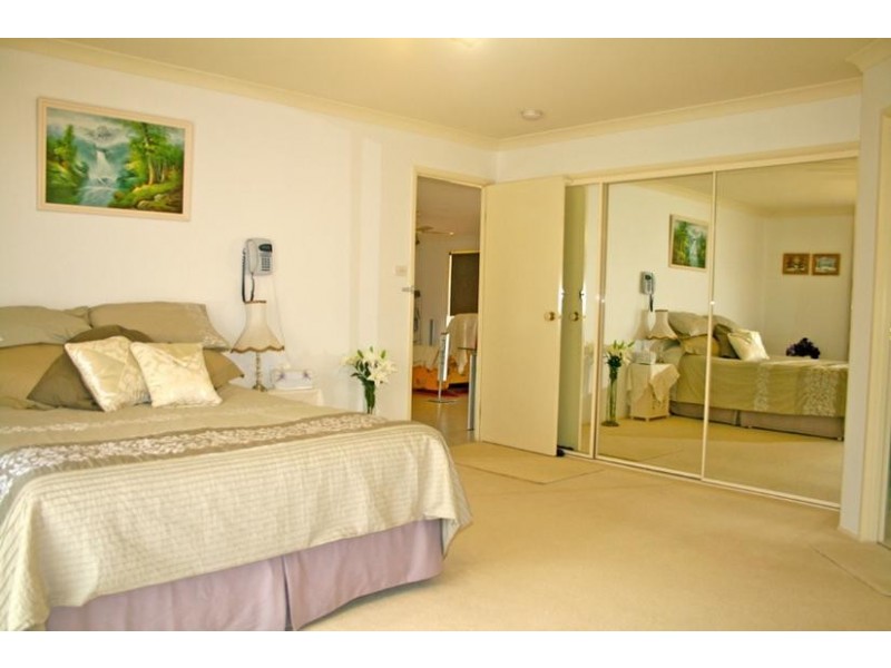 4 Henry Place, Kings Point NSW 2539