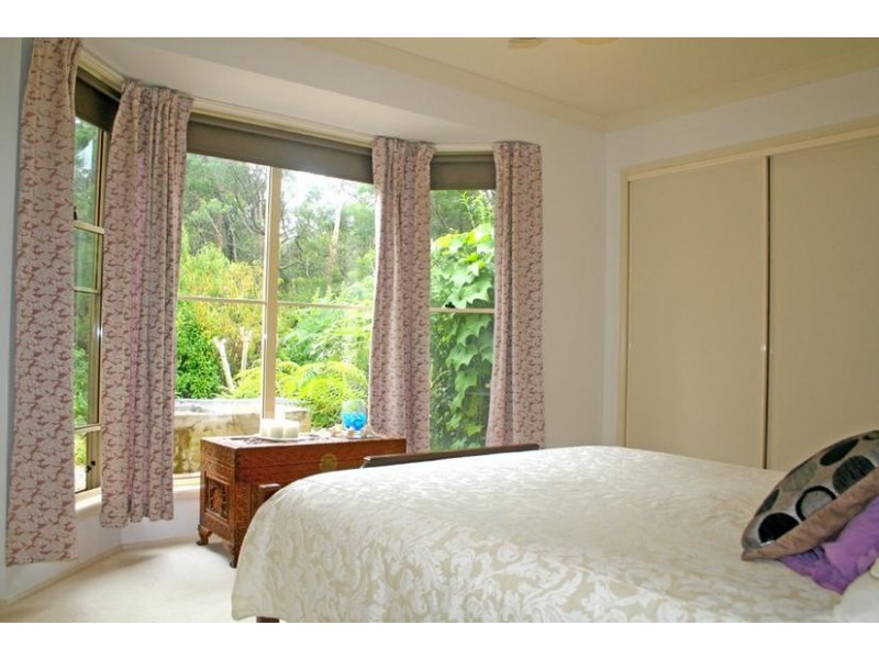 4 Henry Place, Kings Point NSW 2539