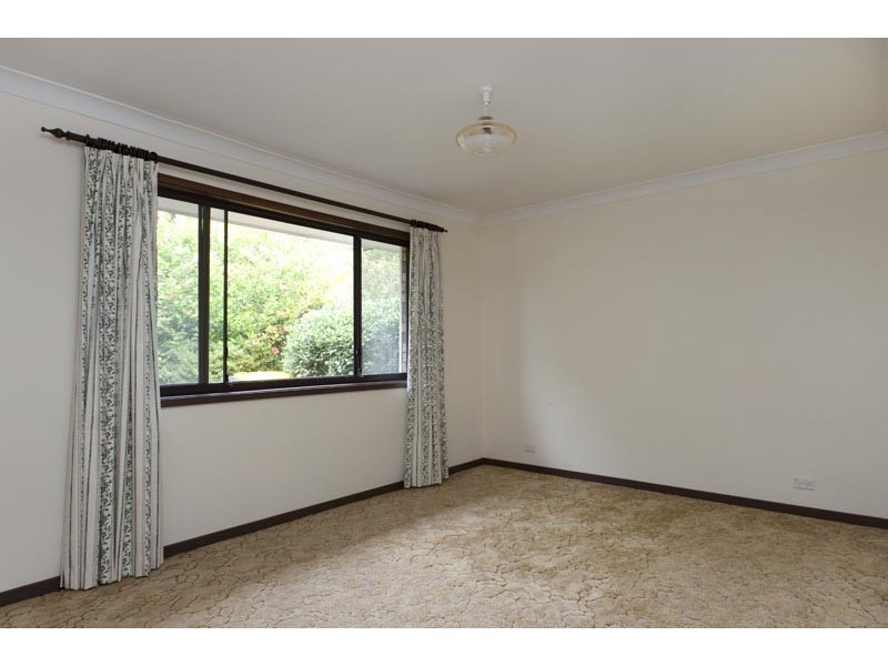 8 Rosella Ave, Mollymook NSW 2539