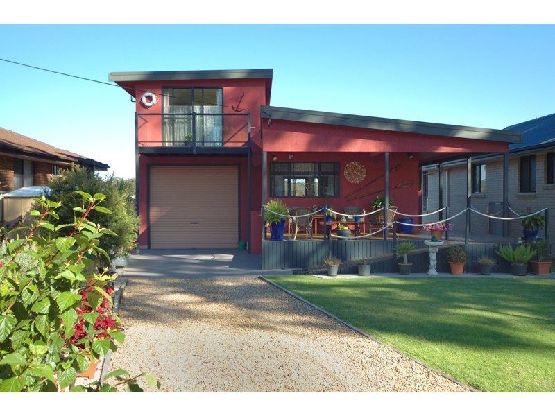 4 McDonald Parade, Burrill Lake NSW 2539