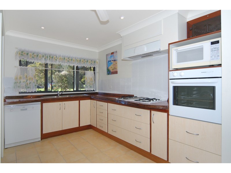 4 McDonald Parade, Burrill Lake NSW 2539