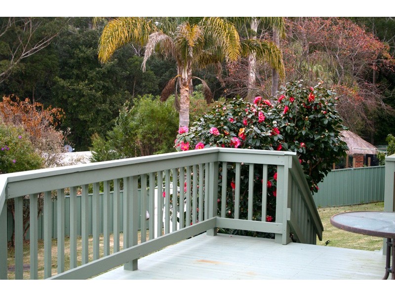 9 Valley Drive, Mollymook NSW 2539