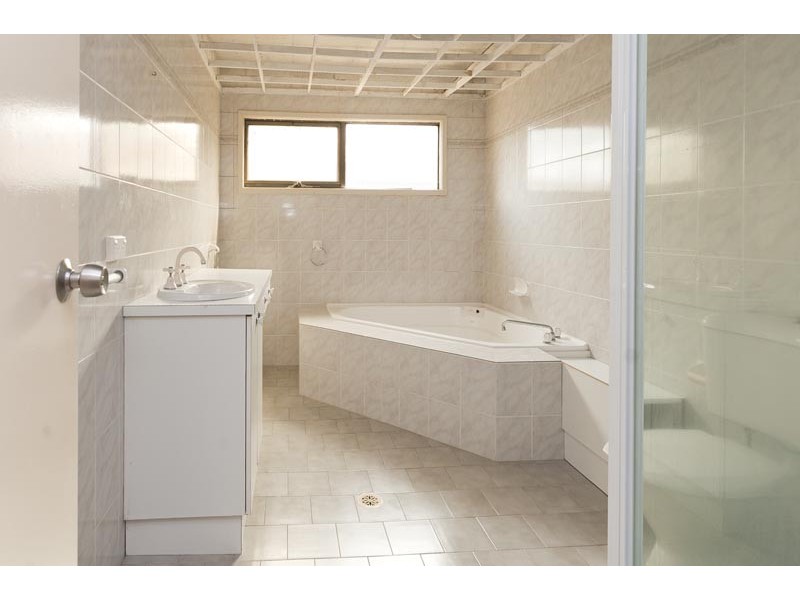 14 Macleay Street, Narrawallee NSW 2539