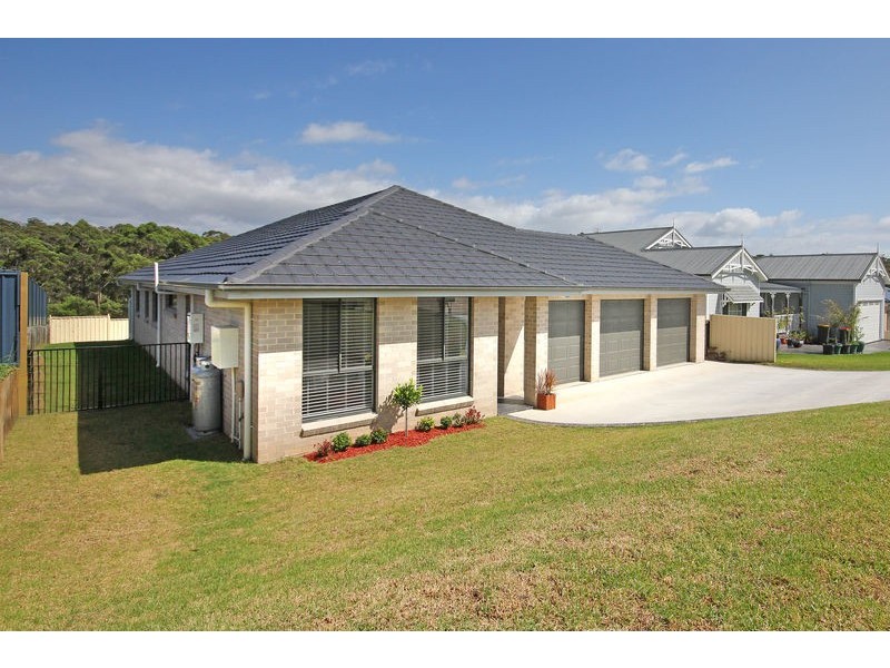 44 Mison Circuit, Mollymook NSW 2539