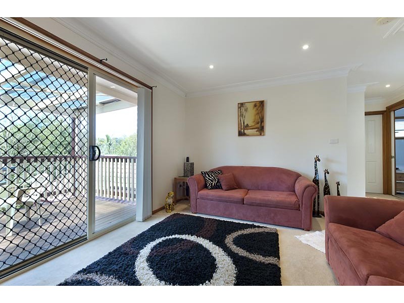 19 James Crescent, Kings Point NSW 2539