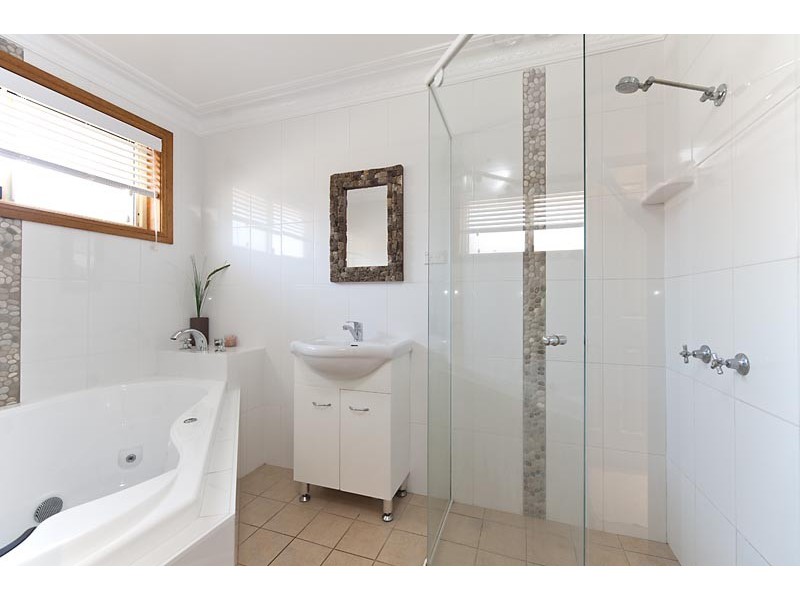 19 James Crescent, Kings Point NSW 2539