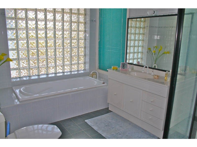 66 Dolphin Point Drive, Dolphin Point NSW 2539