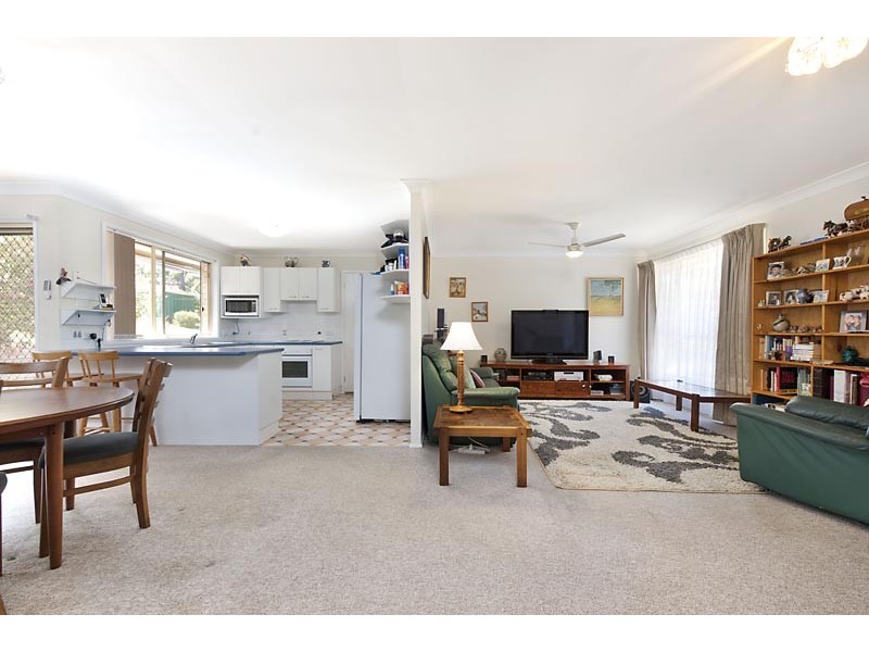 42 Valley Drive, Mollymook NSW 2539