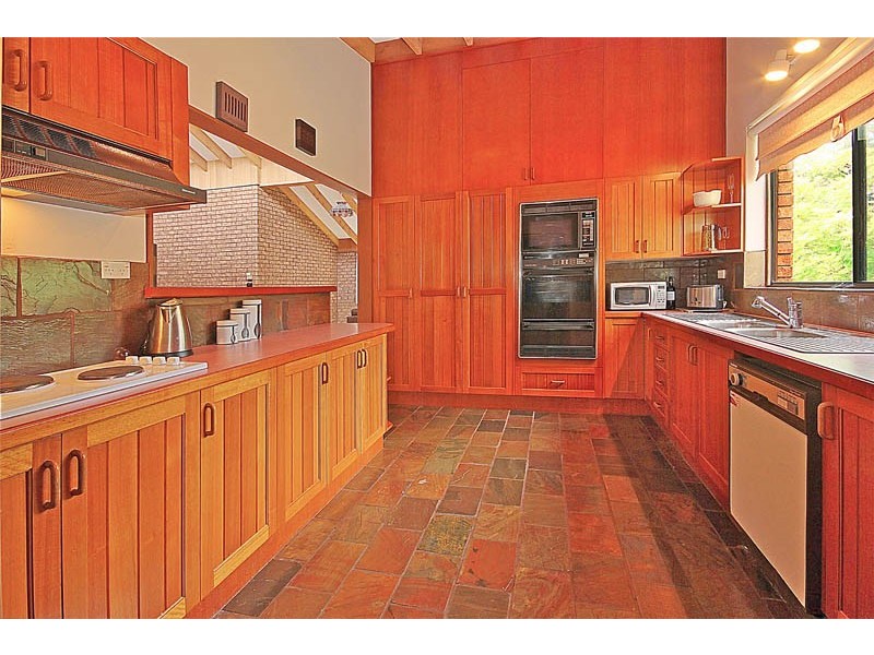 3 Bushland Avenue, Mollymook NSW 2539