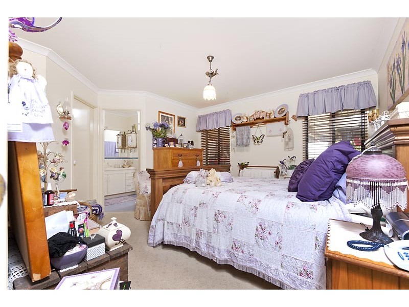 10 Walpole Avenue, Ulladulla NSW 2539