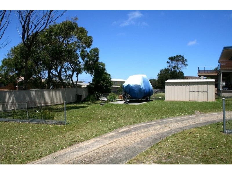 26 Highview Drive, Dolphin Point NSW 2539