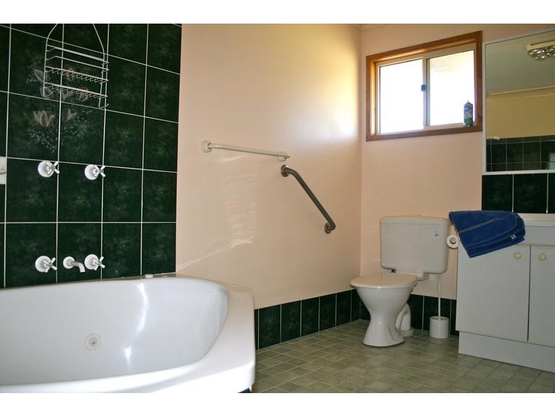 116 Canberra Crescent, Burrill Lake NSW 2539