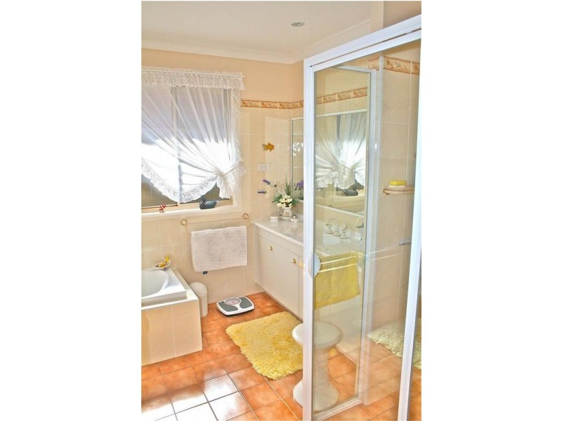 6 Wattlevale Pl, Ulladulla NSW 2539