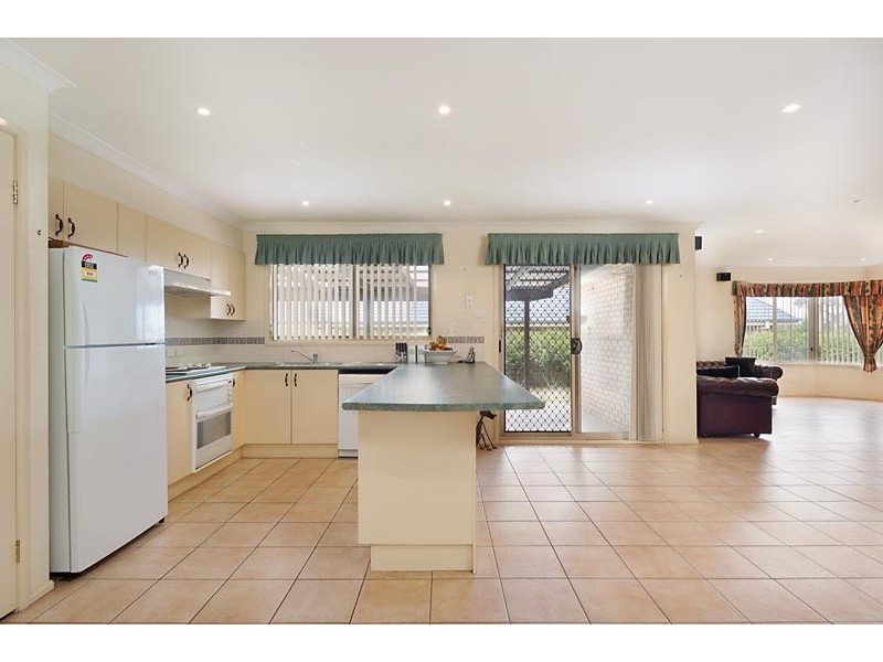 8 Tulip Oak Drv, Ulladulla NSW 2539