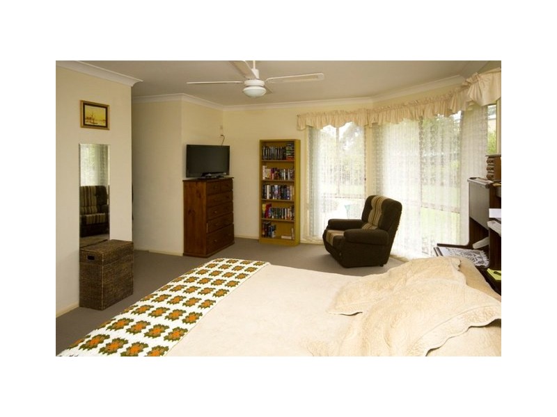 6 Callemondah Close, Narrawallee NSW 2539