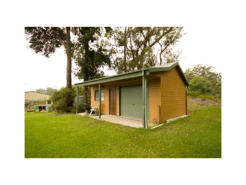 6 Callemondah Close, Narrawallee NSW 2539