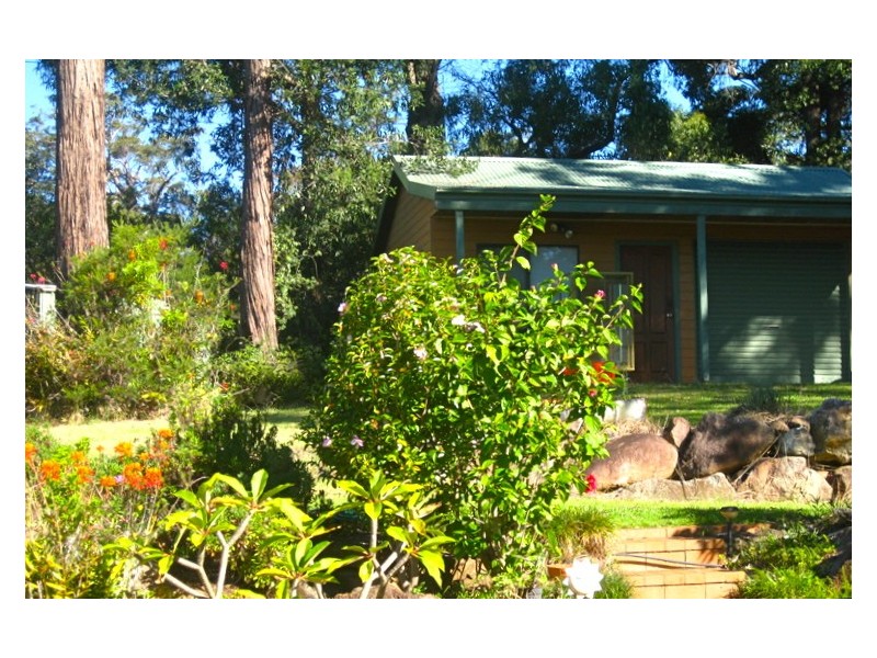 6 Callemondah Close, Narrawallee NSW 2539