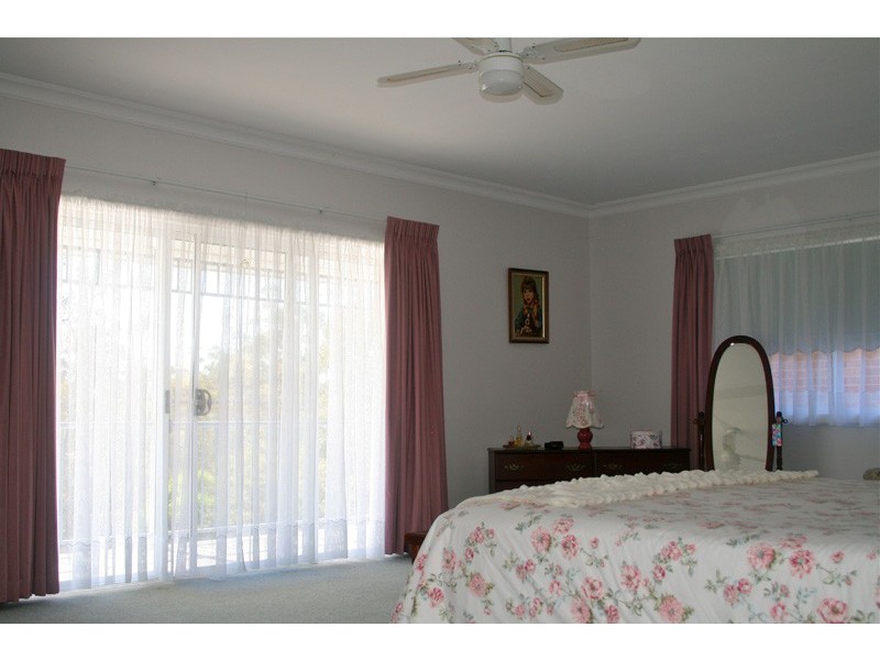11 Blake Plc, Narrawallee NSW 2539