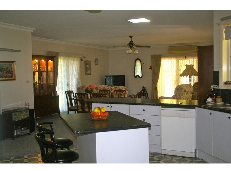 11 Blake Plc, Narrawallee NSW 2539