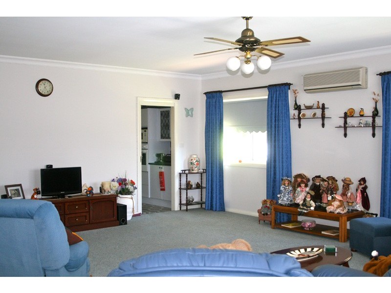11 Blake Plc, Narrawallee NSW 2539